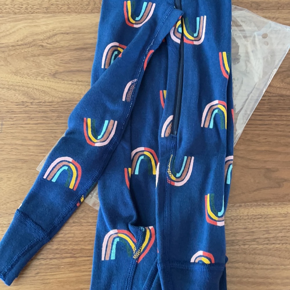 Adorable NWT Hanna ‘retro rainbow’ sleeper in navy - Picture 5 of 5
